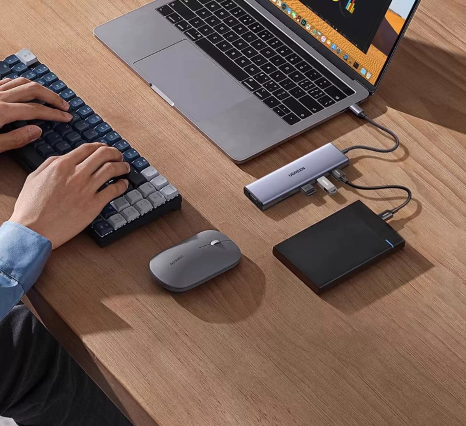 UGREEN Multi-Port USB-C Hub Docking Station photo 2