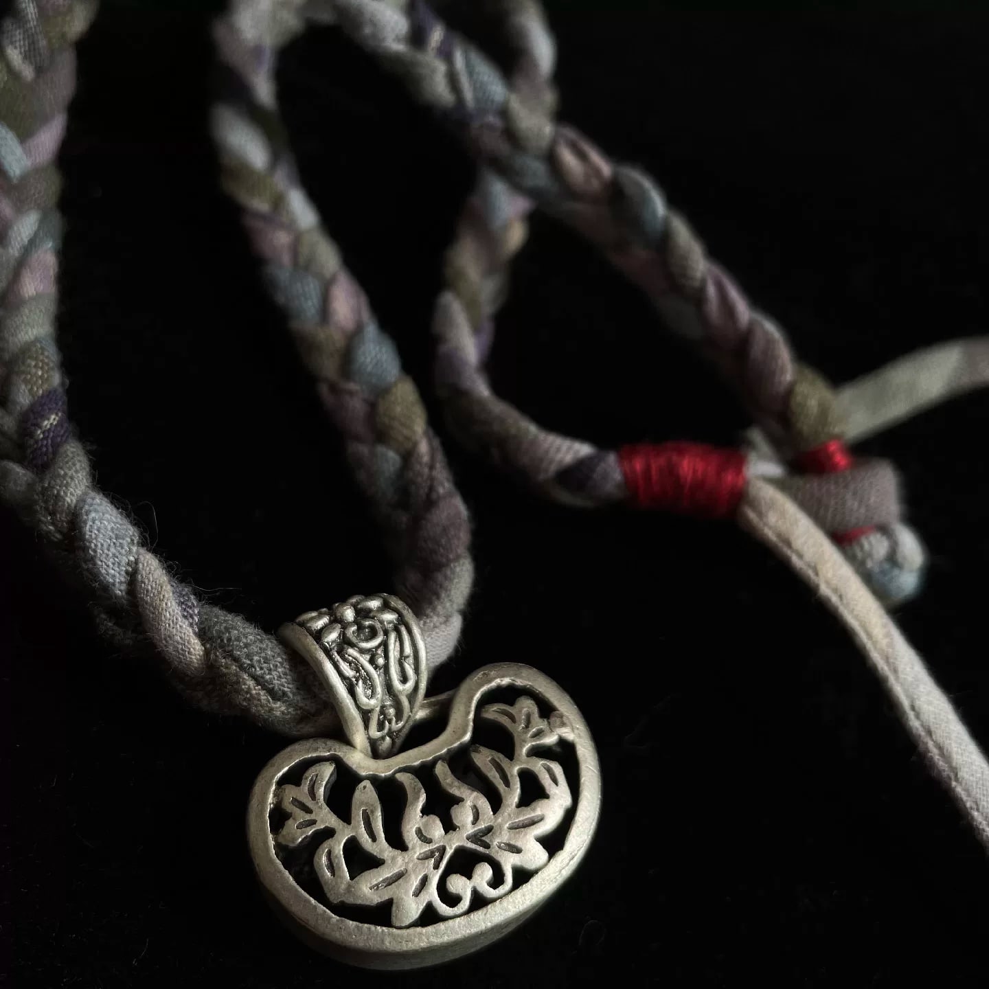 Handwoven Vintage Pendant Necklace photo 4