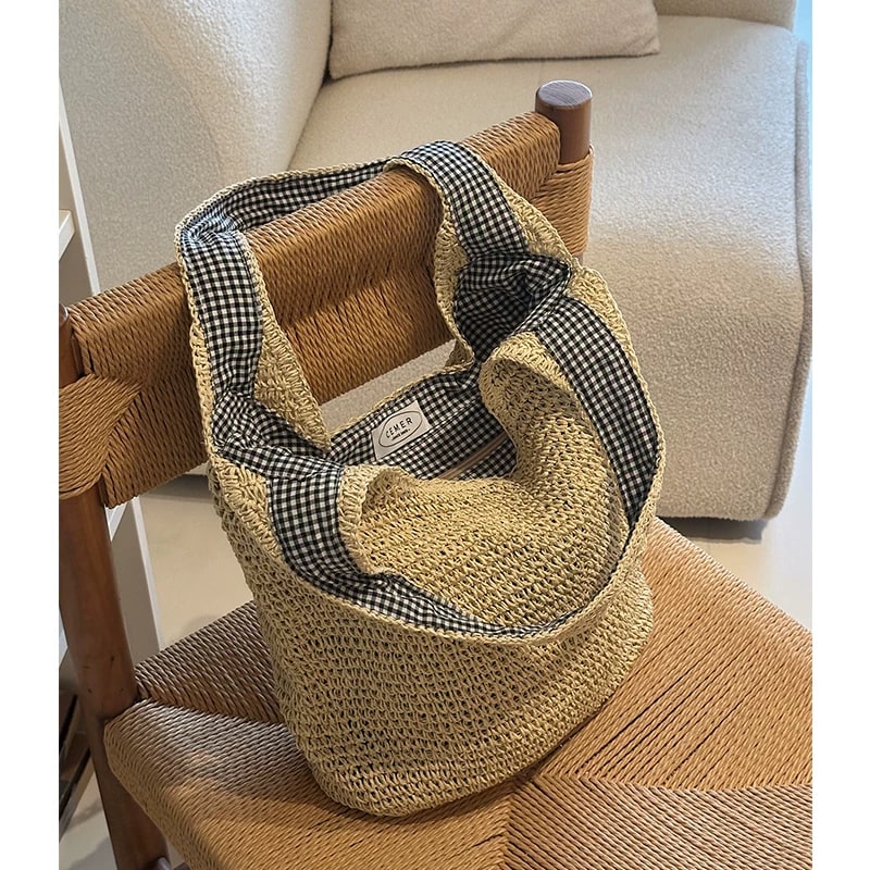 Woven Straw Beach and Holiday Shoulder Bag photo 4
