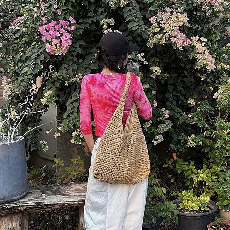 Woven Straw Beach and Holiday Shoulder Bag photo 6