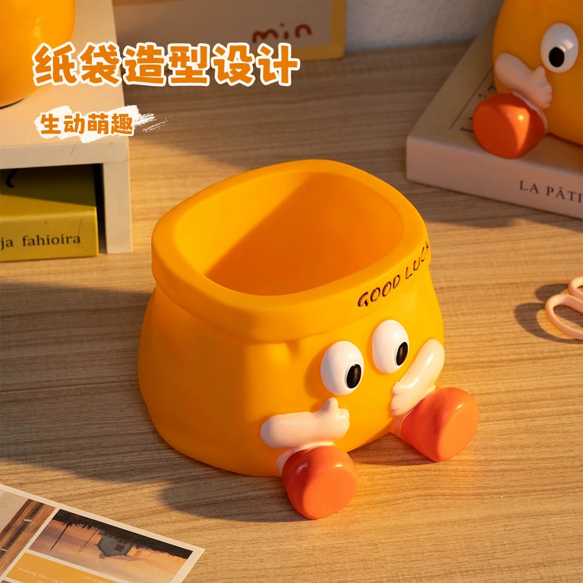 Hug-Bag Character Desk Pen Pot photo 4