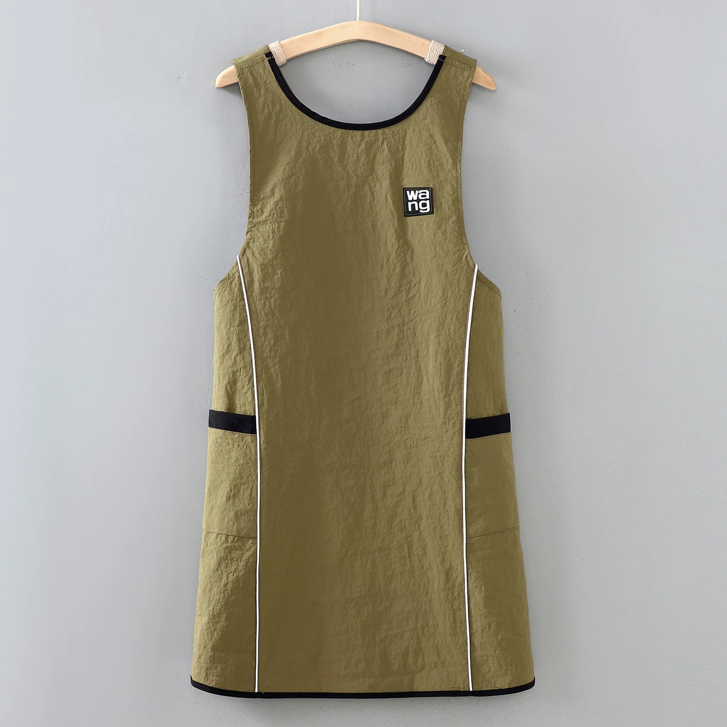 Water-Resistant Work Apron photo 3