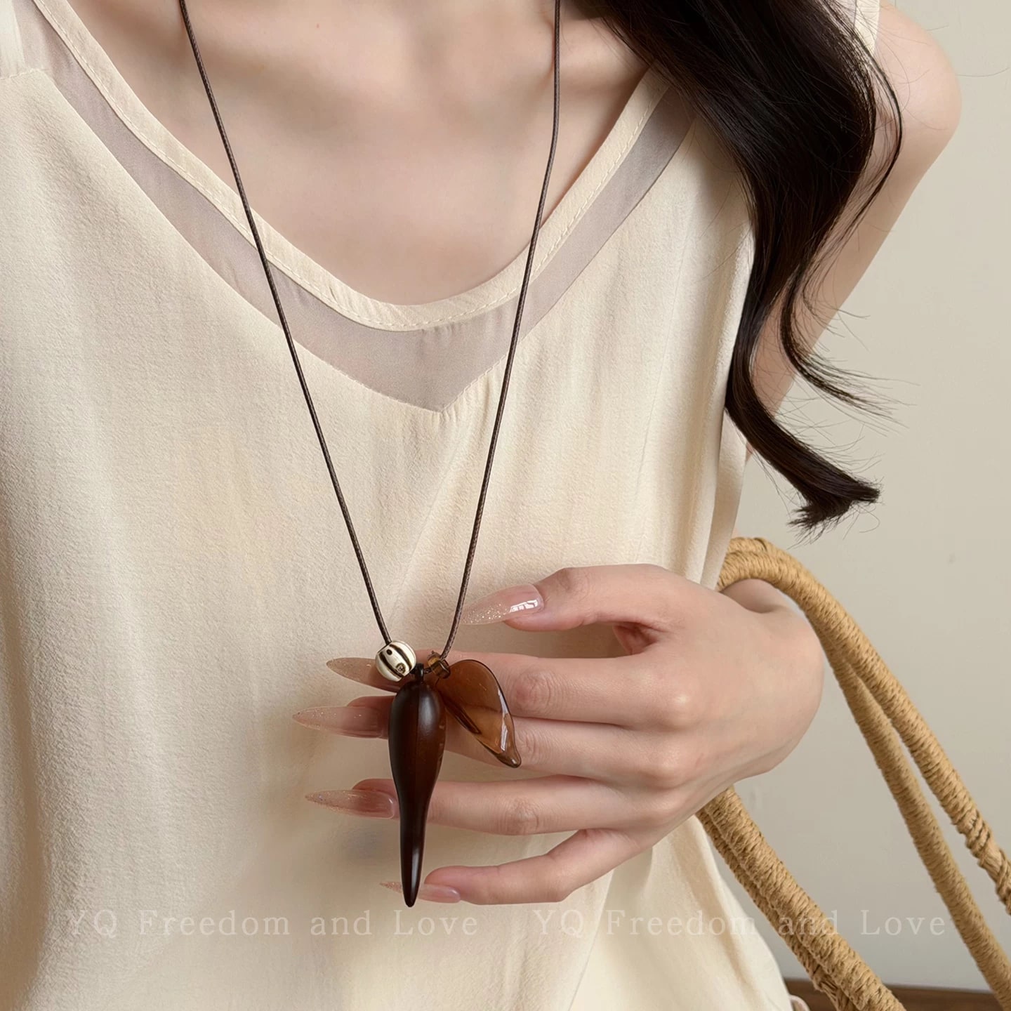 Vintage Brown Long Pendant Necklace photo 3