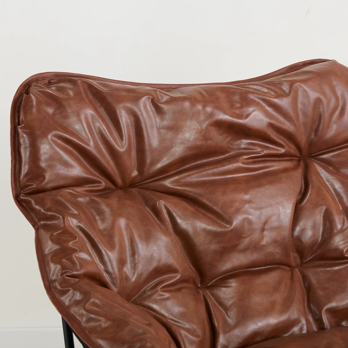 Wide Folding High-Back Lounge Chair photo 3