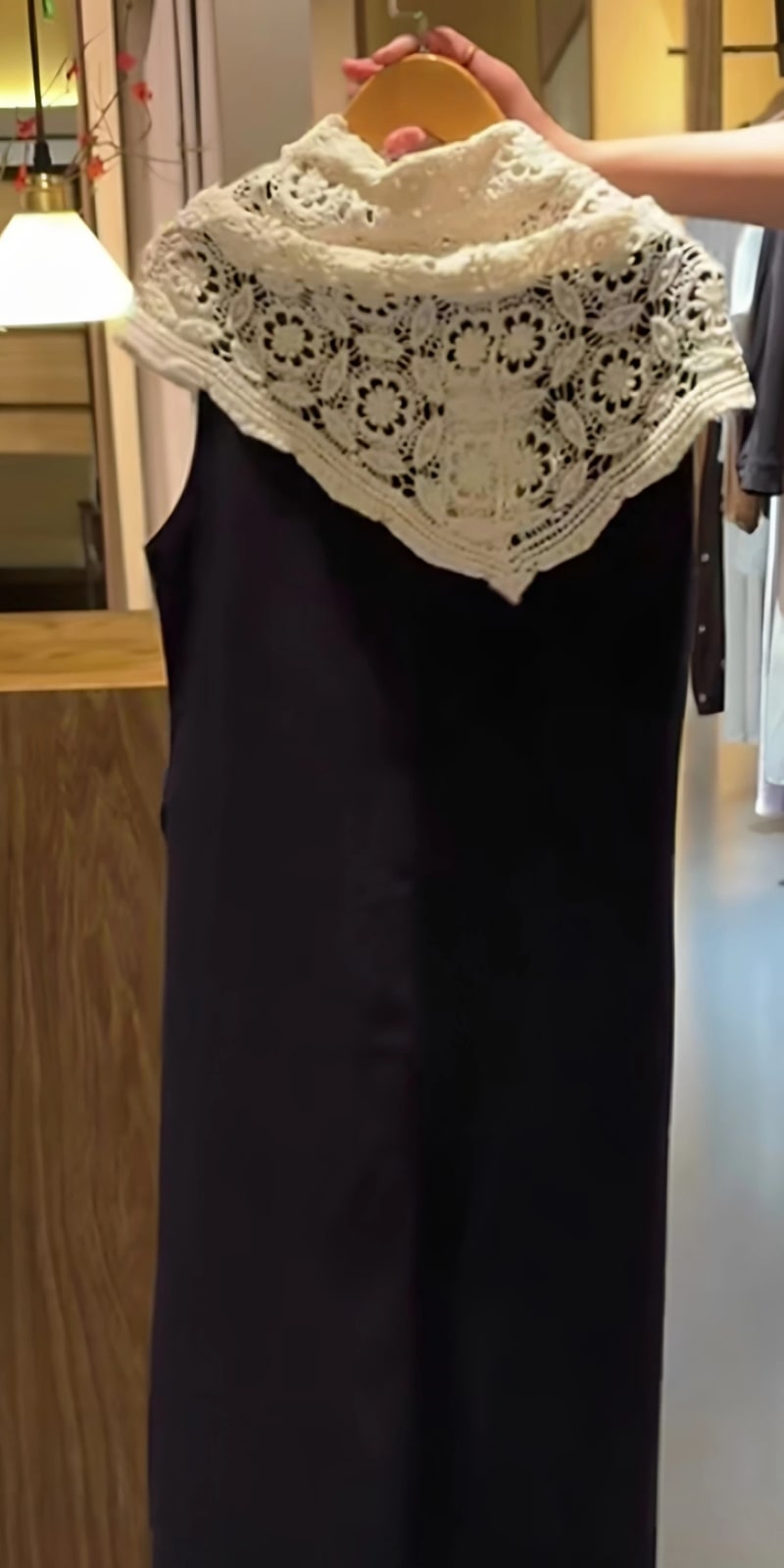 Women's Sleeveless Dress and Lace Shawl Set photo 4