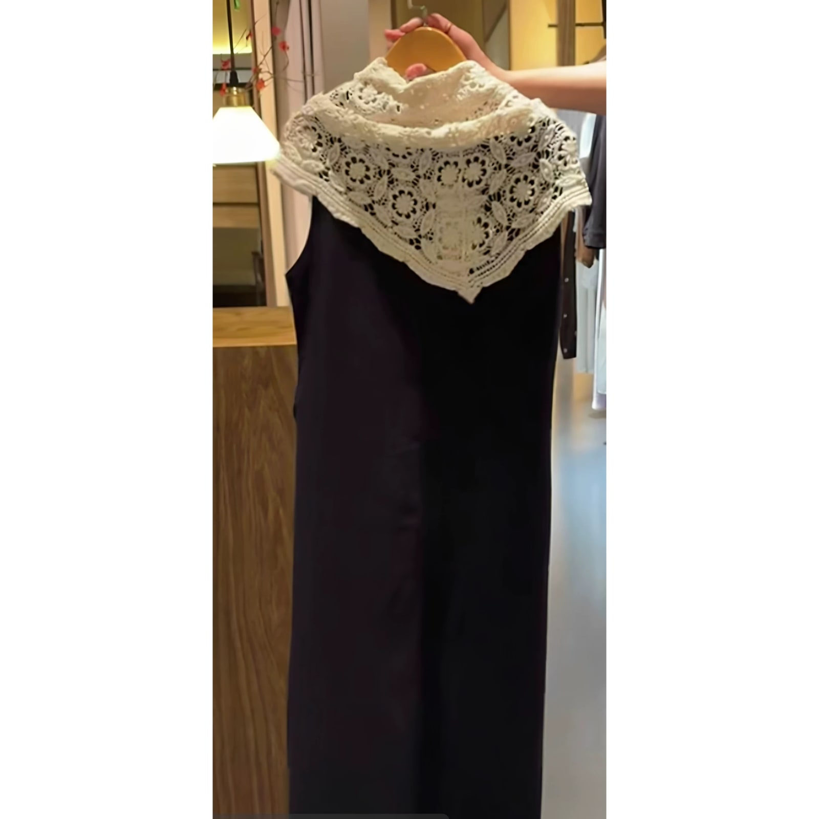 Women's Sleeveless Dress and Lace Shawl Set photo 2