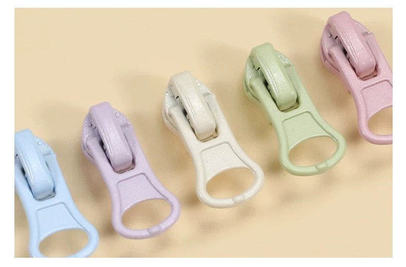 Reverse-Coil Nylon Zipper Pulls photo 2