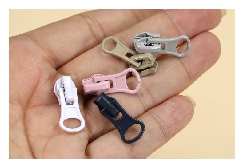 Reverse-Coil Nylon Zipper Pulls photo 4