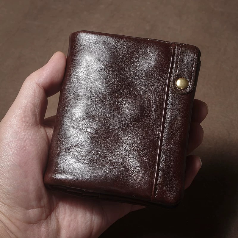 Compact Vegetable-Tanned Cowhide Bifold Wallet photo 2