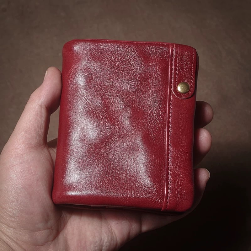 Compact Vegetable-Tanned Cowhide Bifold Wallet photo 5