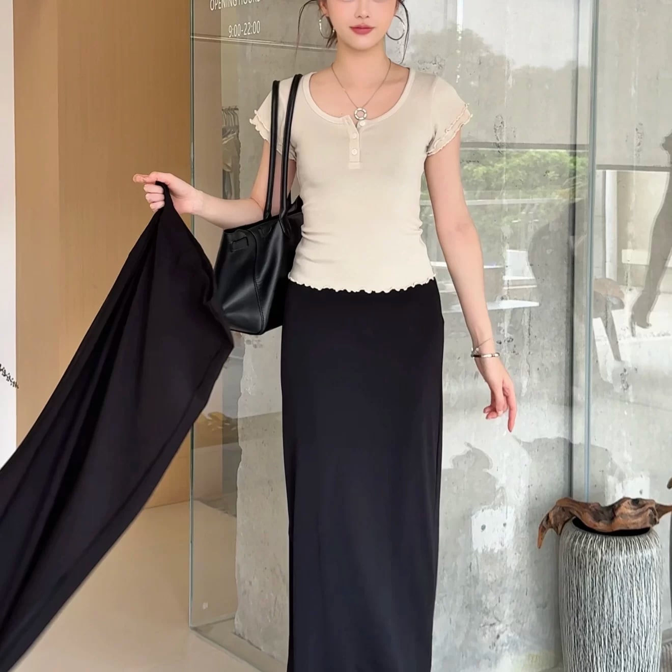 Black Straight Column Maxi Skirt with Side Split photo 6