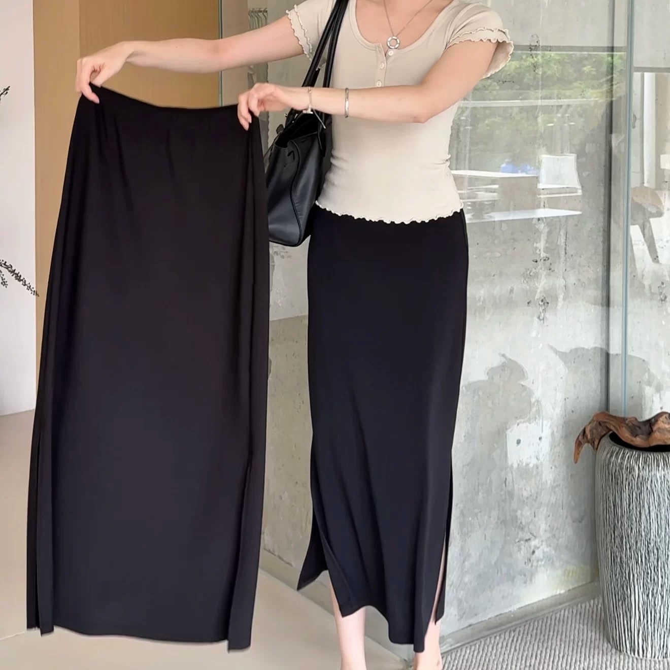 Black Straight Column Maxi Skirt with Side Split photo 3