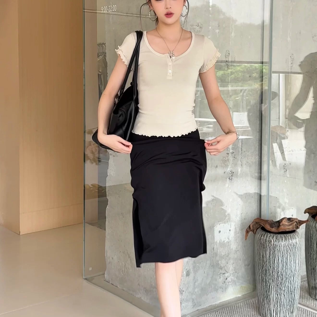 Black Straight Column Maxi Skirt with Side Split photo 5