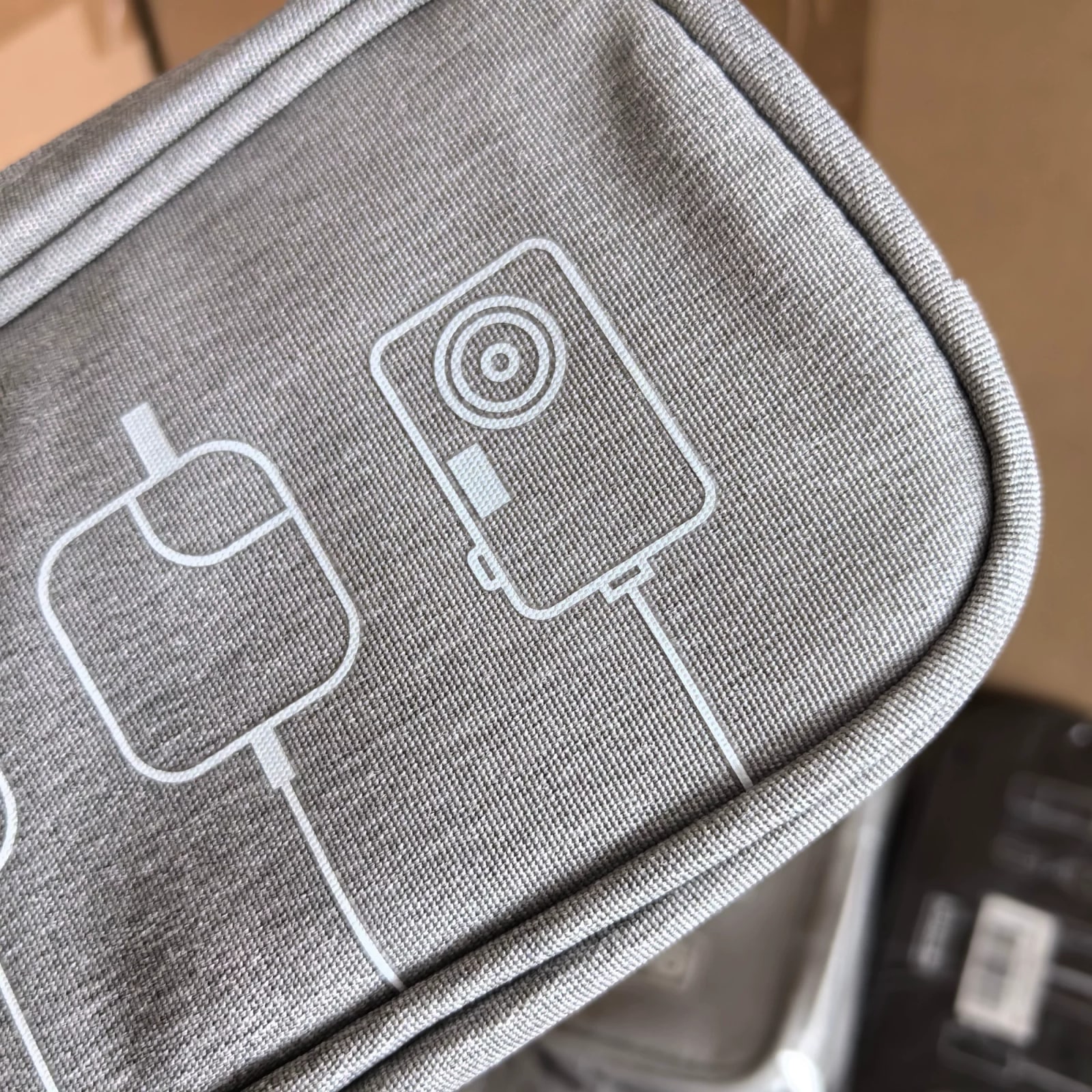 Grey Double-Layer Electronics Accessories Organiser photo 3