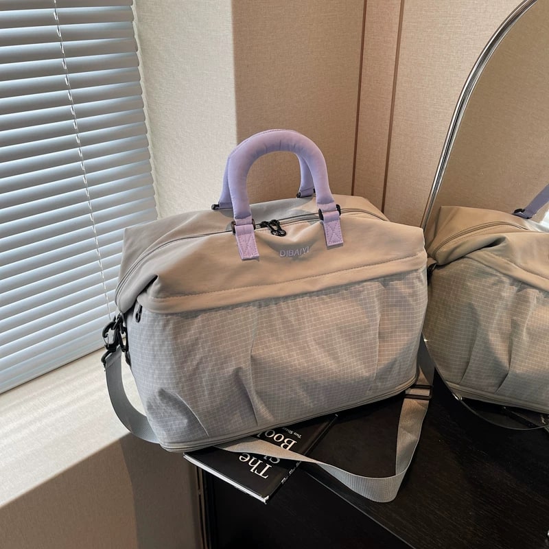 Large Capacity Travel Duffel Bag with Zip Pocket