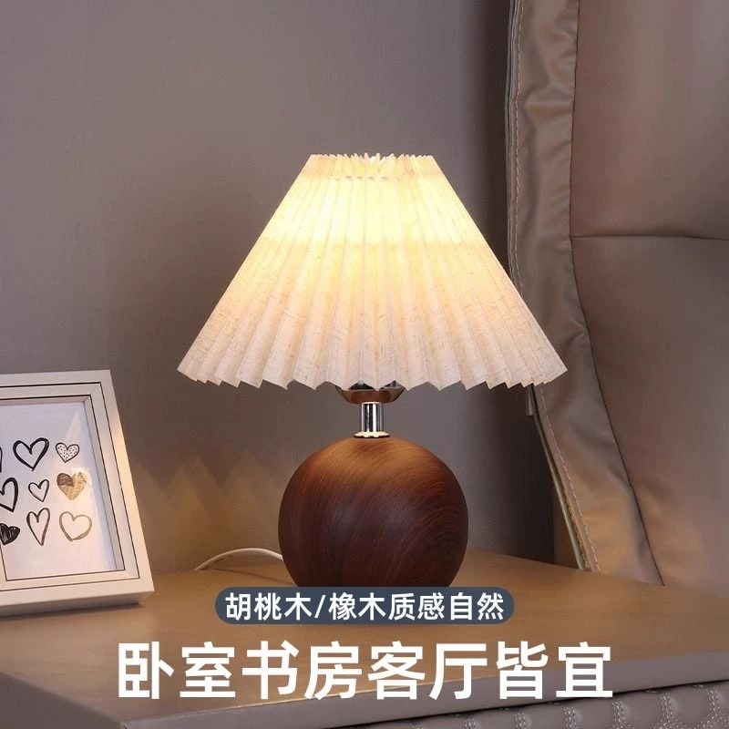 Retro Pleated-Shade Bedside Table Lamp photo 5