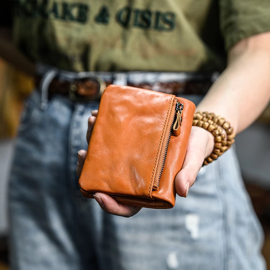Vegetable-Tanned Cowhide Bifold Wallet photo 2