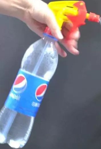 Bottle-Mounted Garden Spray Nozzle — All products on G+ Market