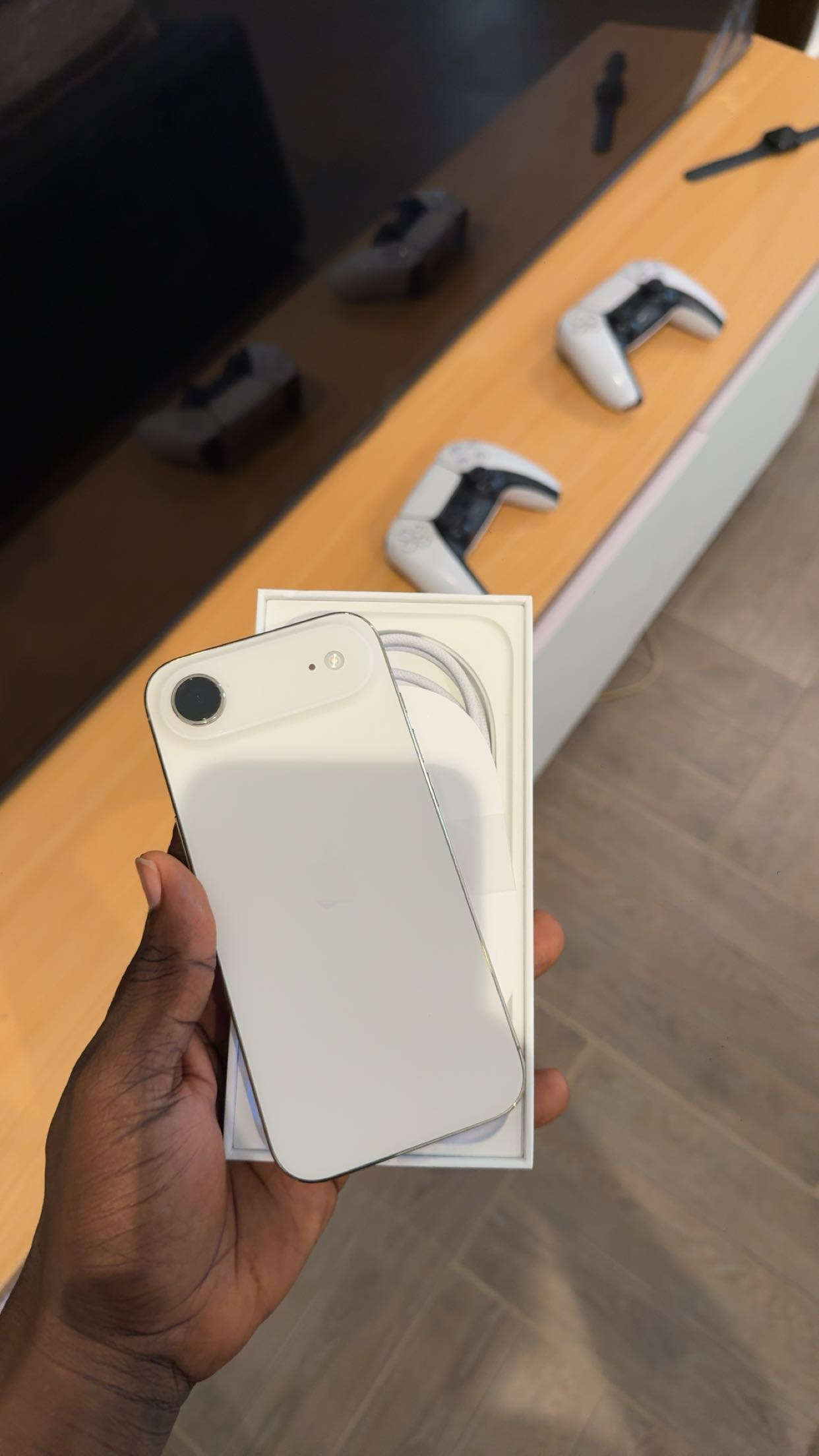 IPHONE 17 AIR, 256gig