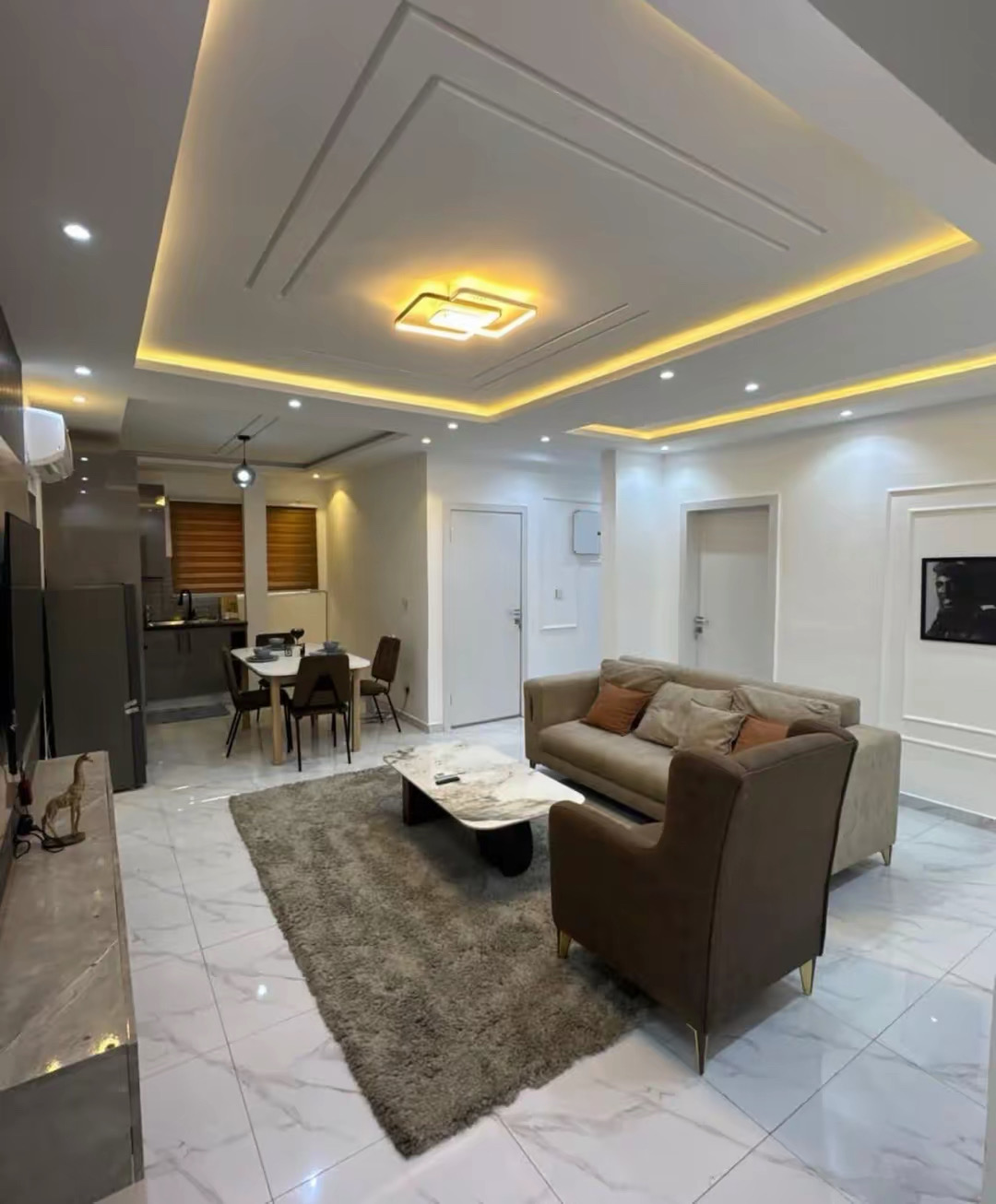 Two-Bedroom Airbnb at Ashaley Botwe School Junction photo 4