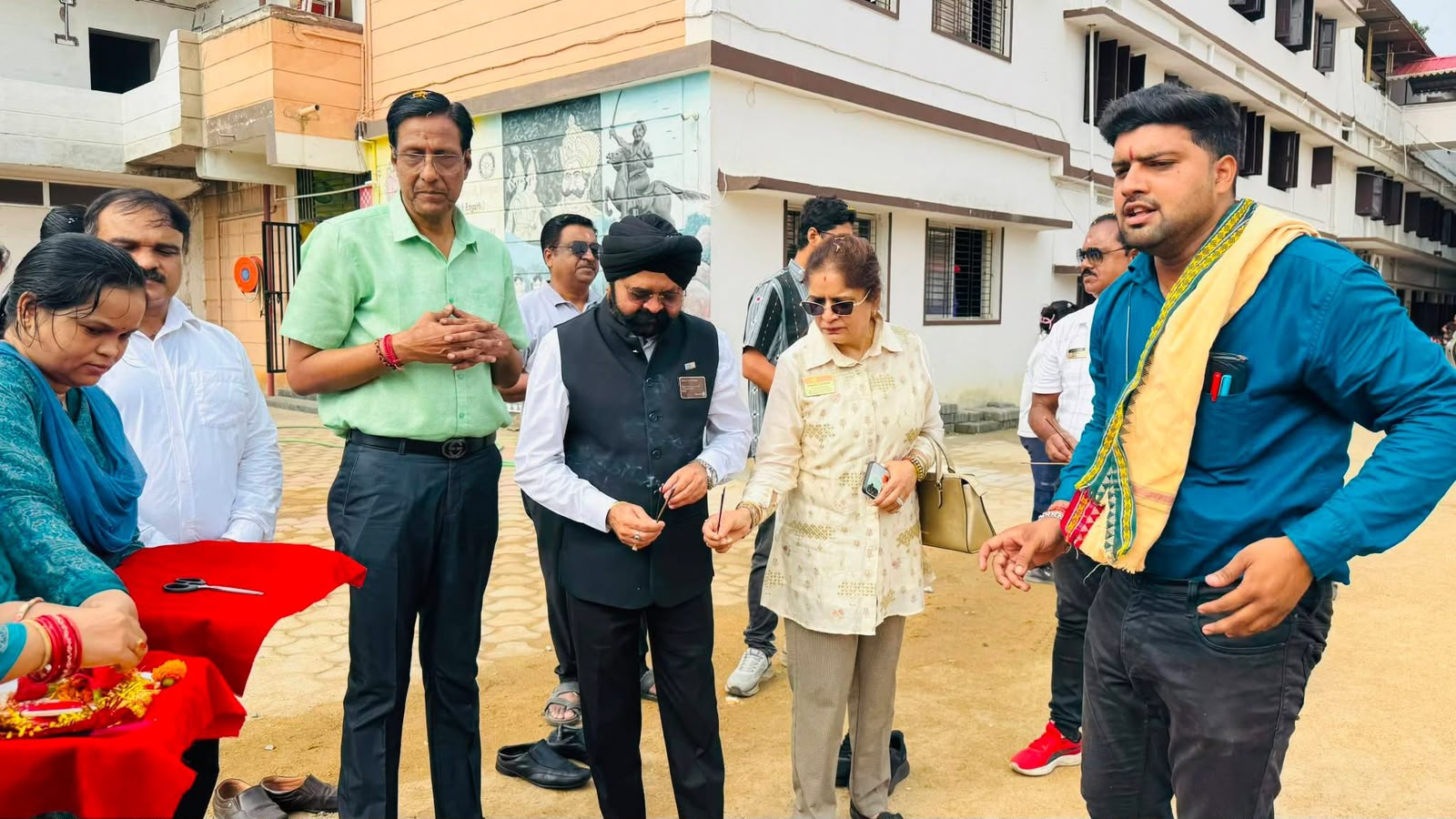 Hon'ble District Governor PP Rtn. Alam Singh Roopra and the First Lady of the Rotary District visite