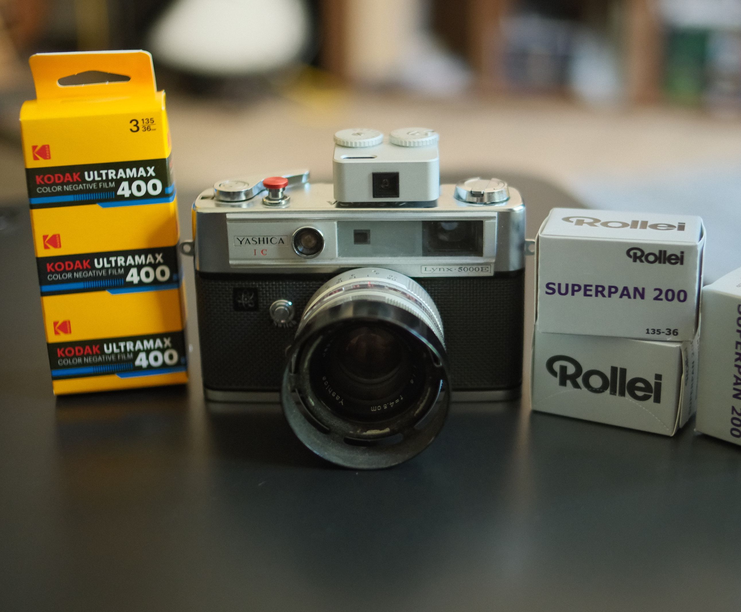 Yashica Lynx 5000E