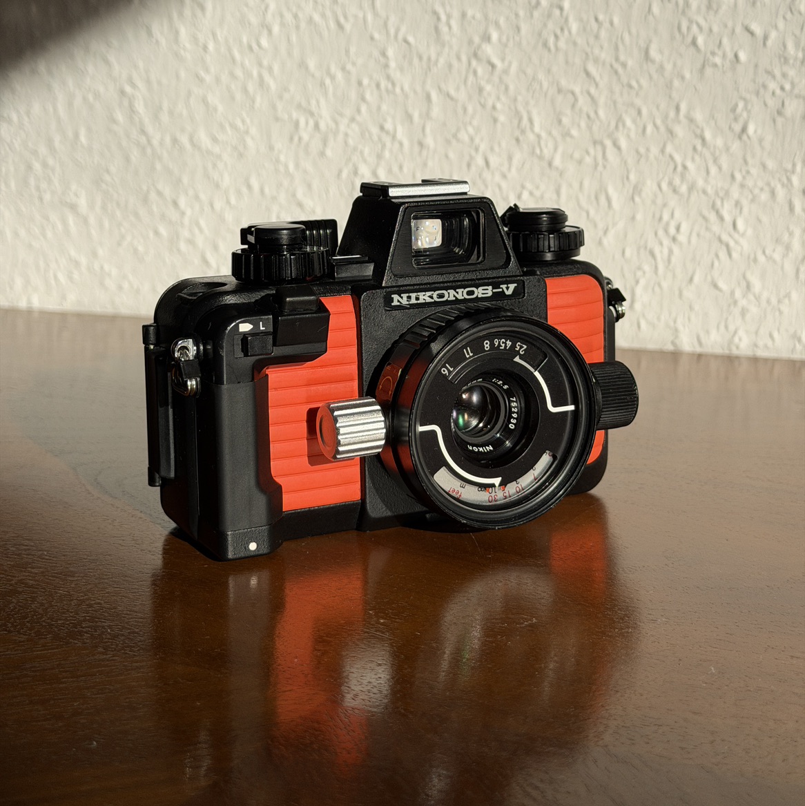Nikonos V