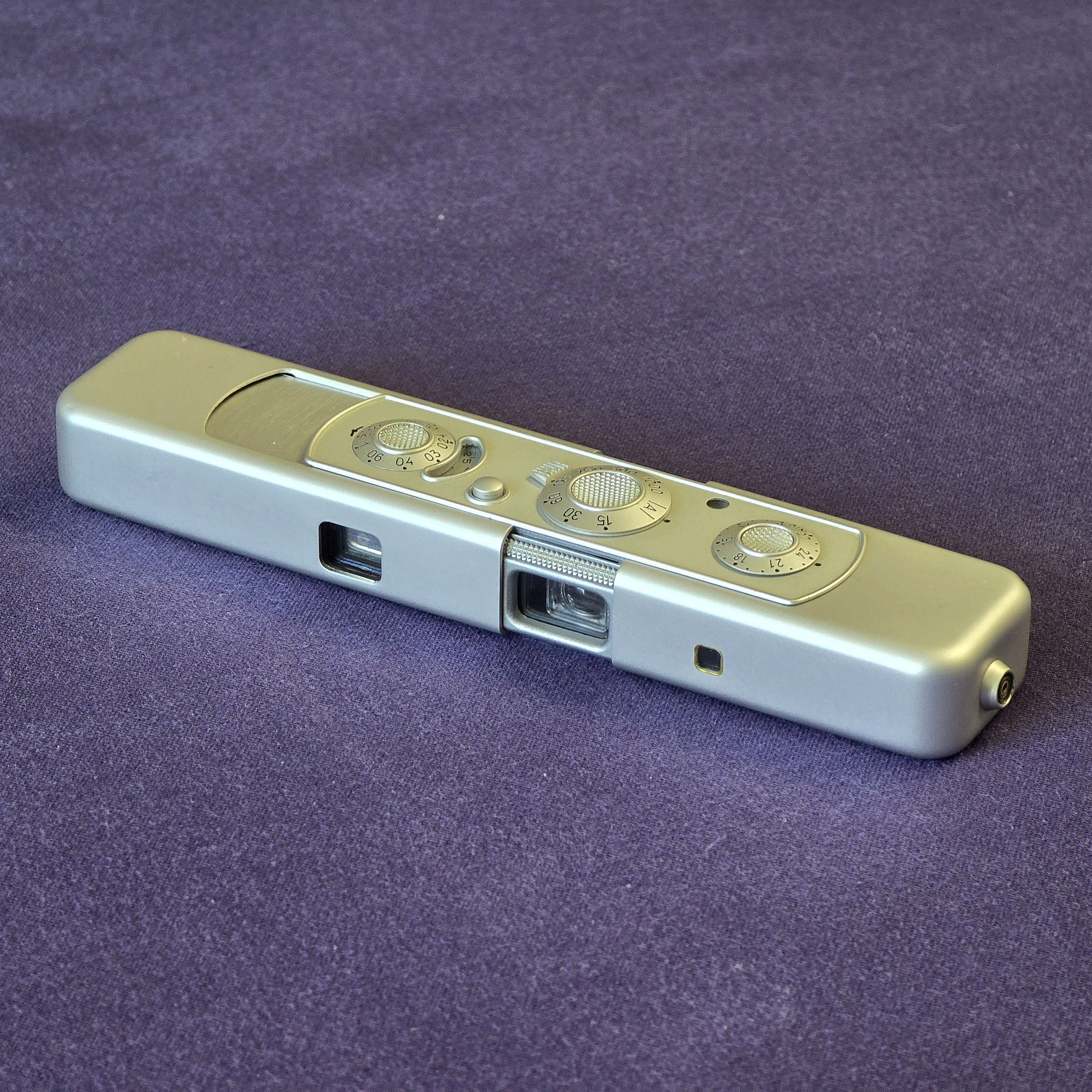 Minox C