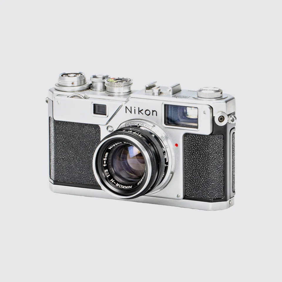Nikon S4