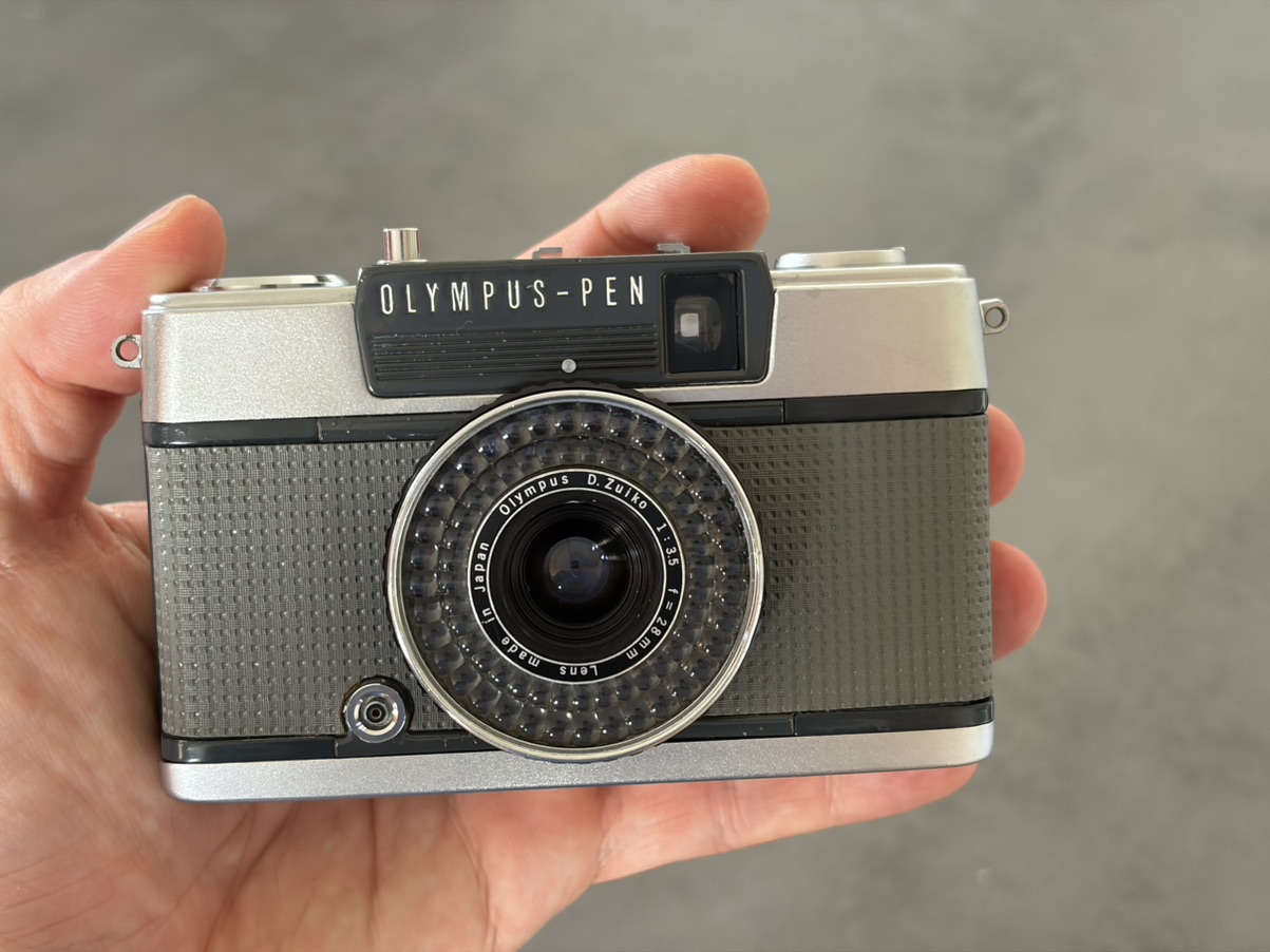 OLYMPUS PEN EE2