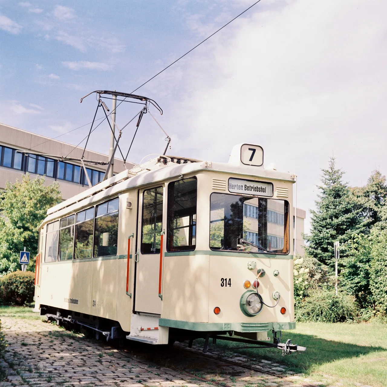 Taui4352
