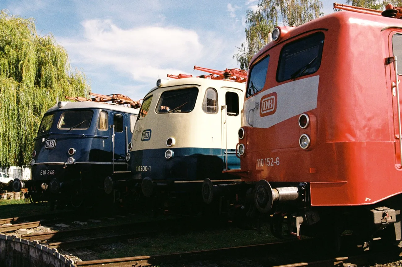 W. GR.