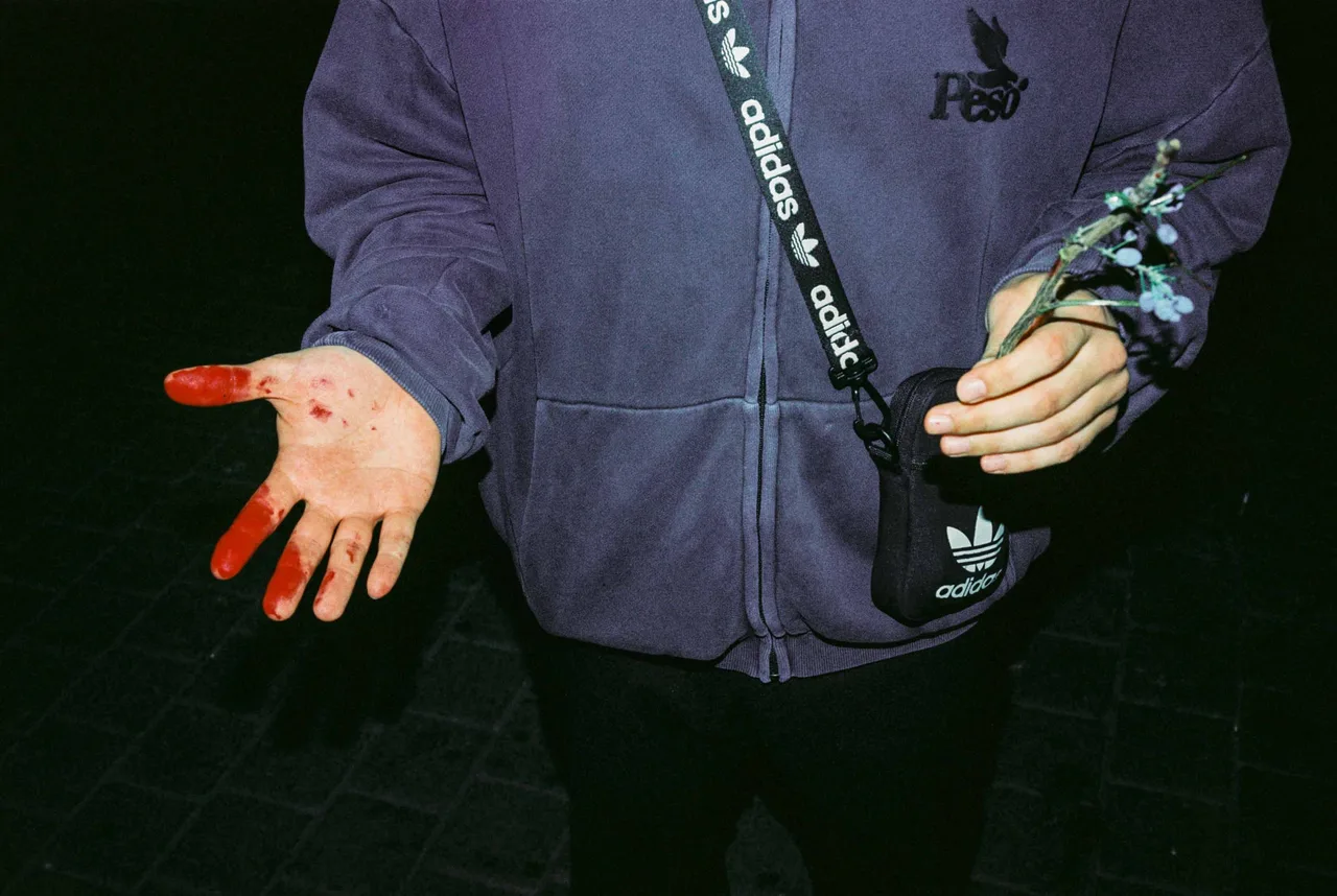 HangIcyLoose
