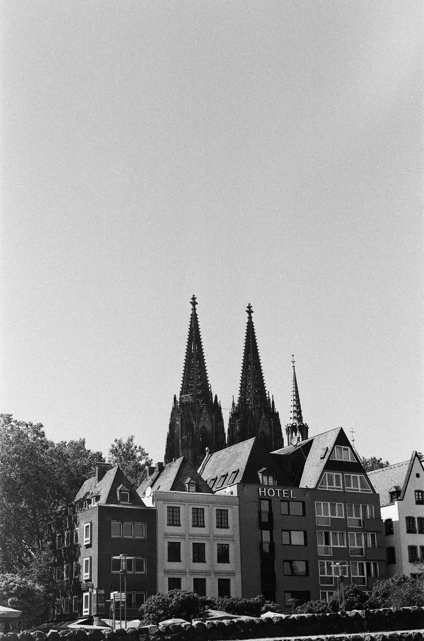 Canon A1 · Ilford Delta 400