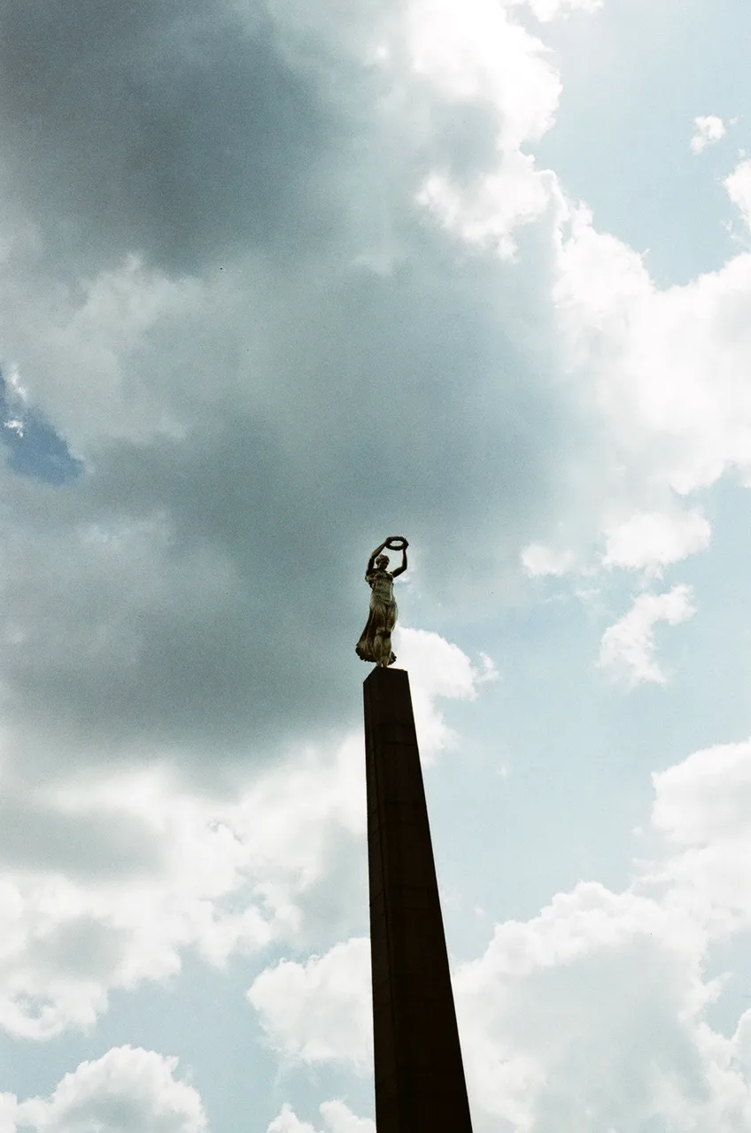 Canon A1 · Lomography Metropolis