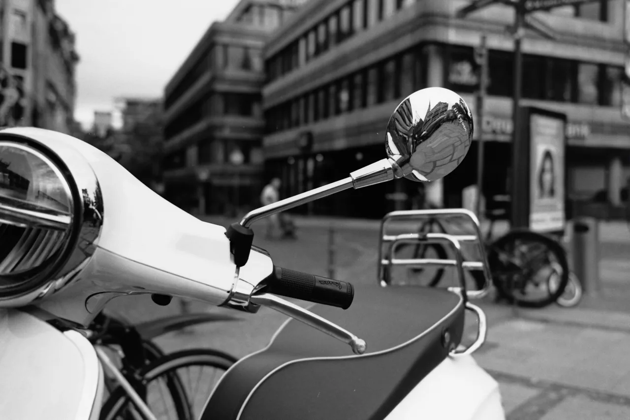 Leica M6 classic · Adox HR-50