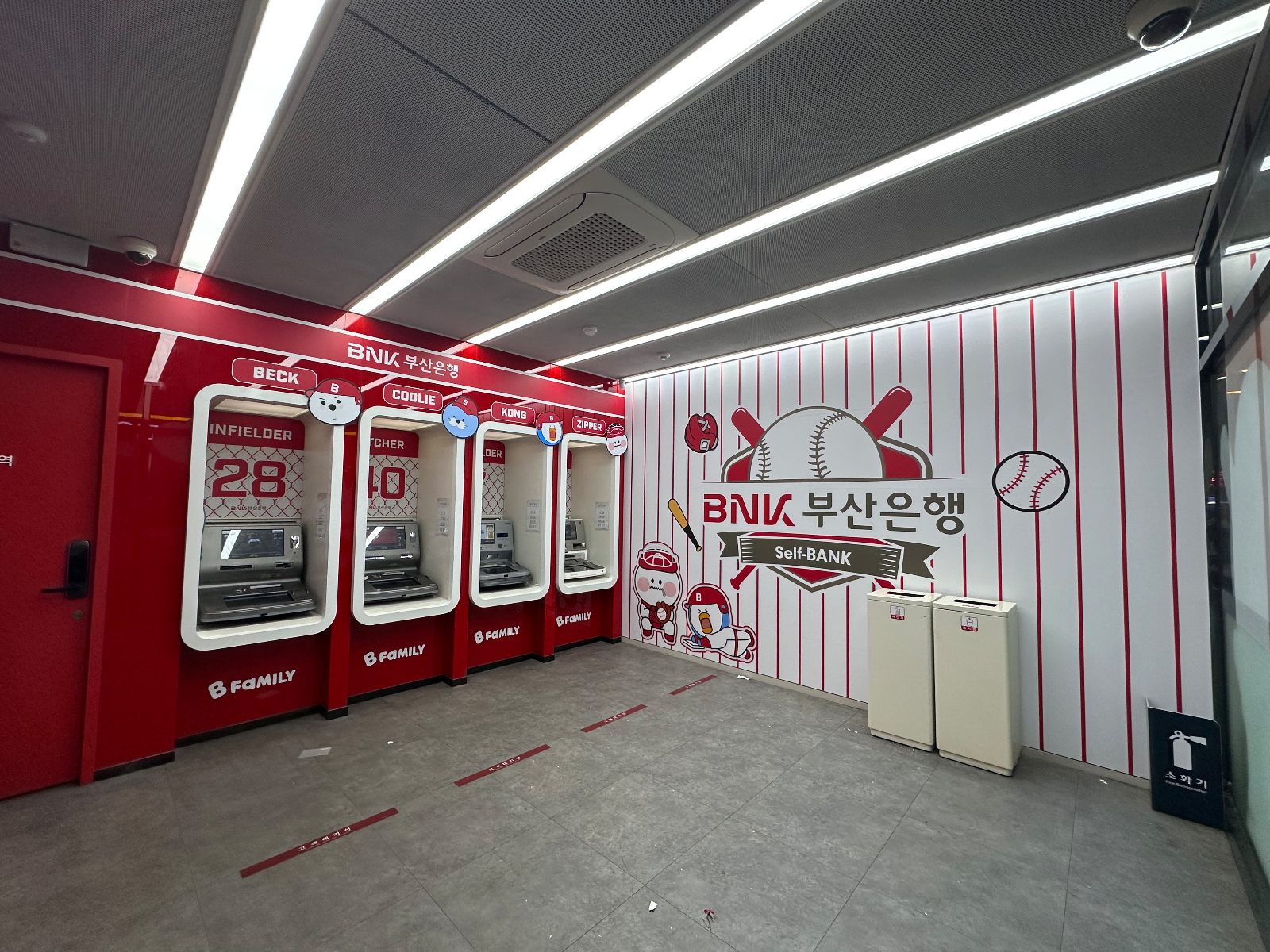 부산 동래구 팝업스토어 시공 - 사직 부산은행 ATM 영업점 프로모션 사진 4