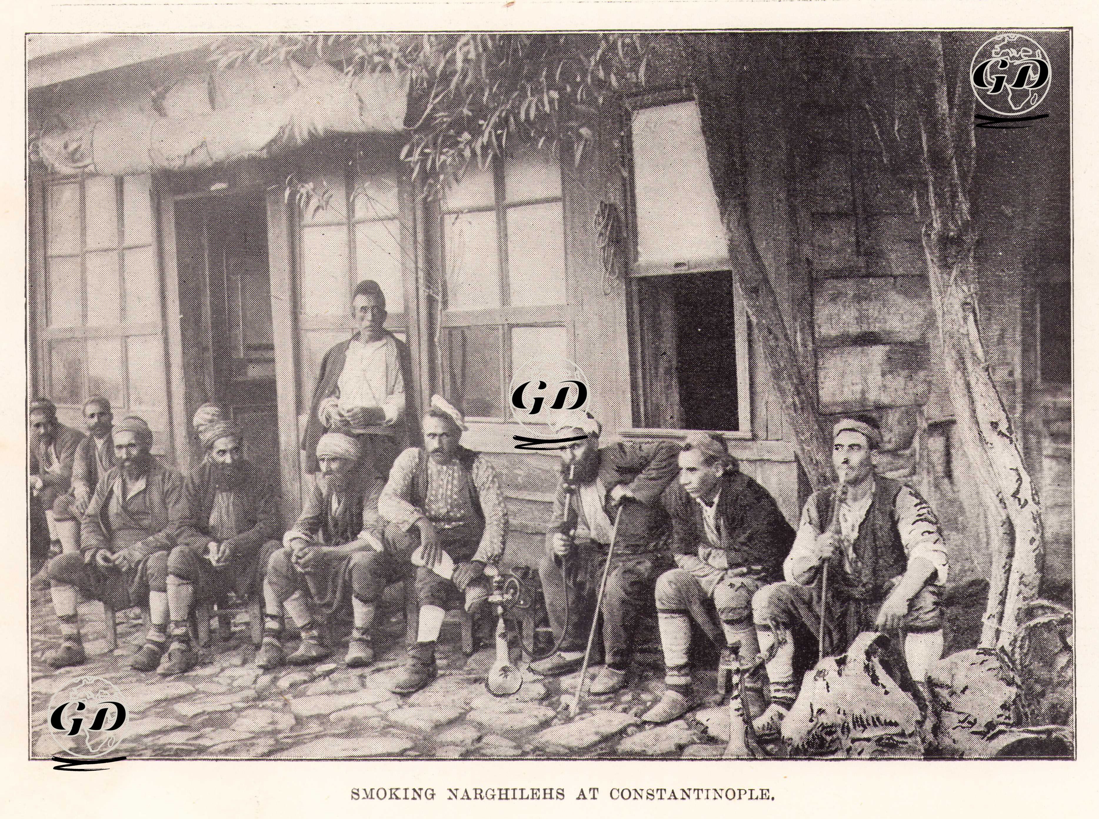 İstanbul'da Kahvehanede Nargile İçenler -  - 1895