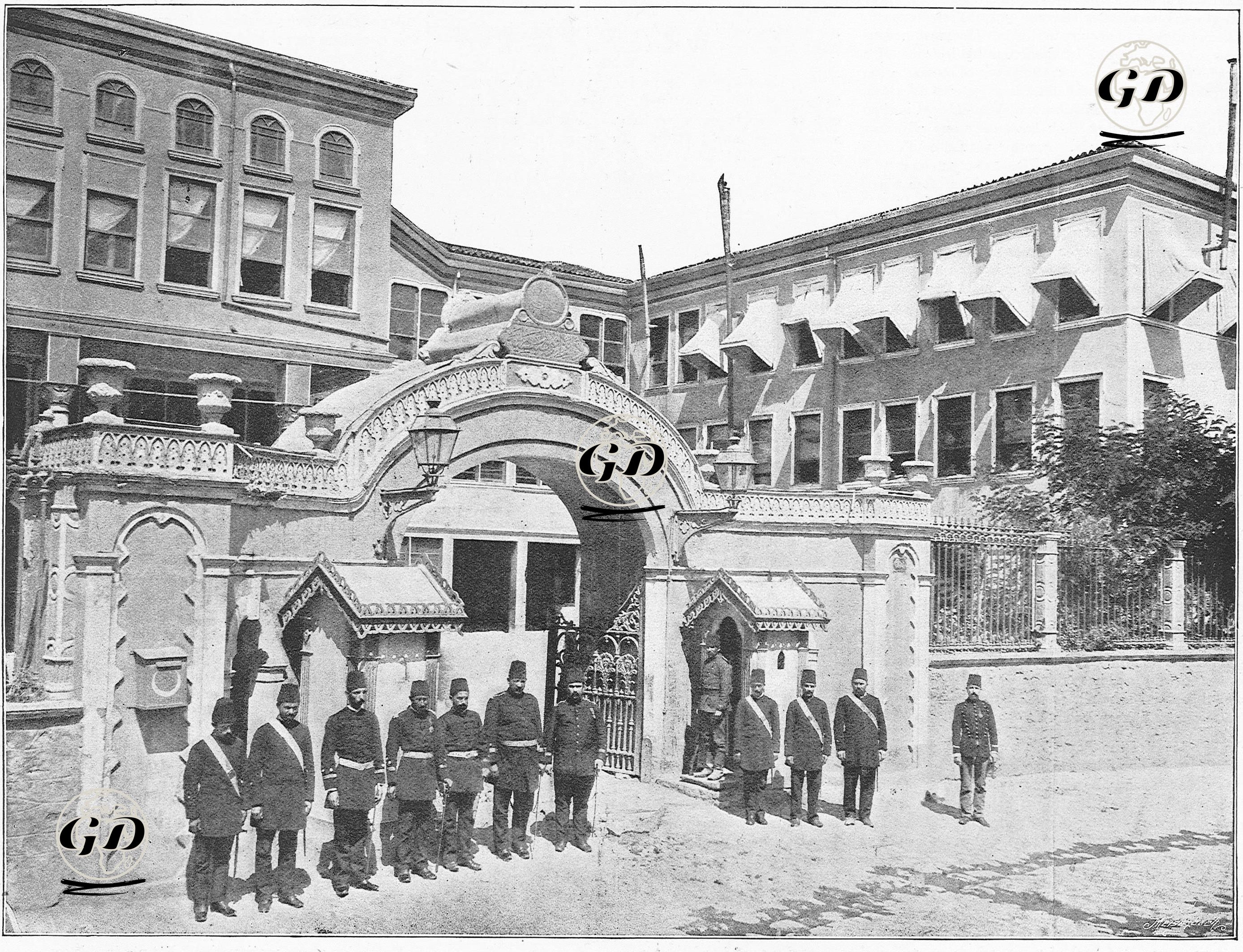 İstanbul'da Merkezi Polis Karakolu -  - 1895