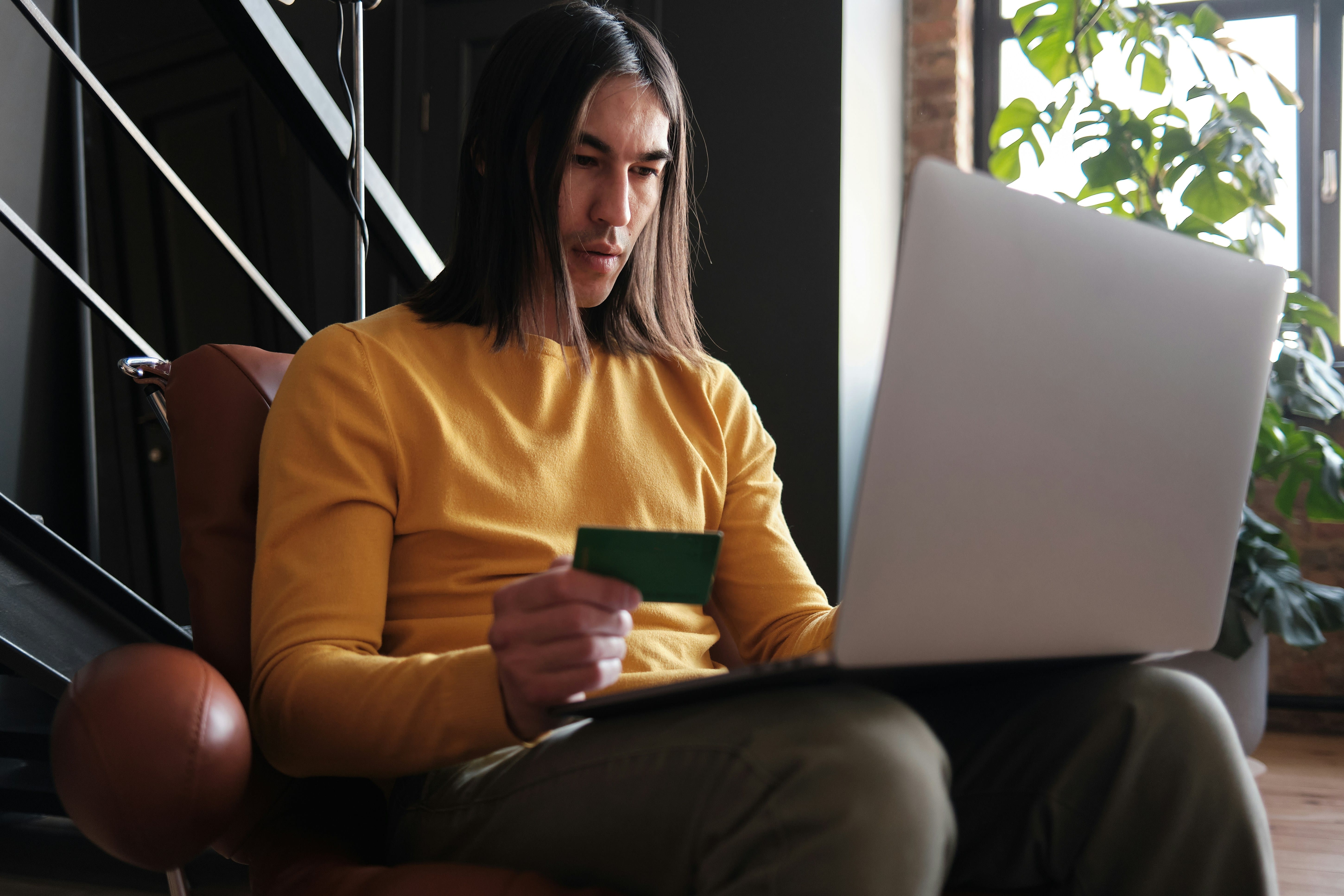 Elan Financial Services: Who They Are and Who Their Credit Cards Are Best For
