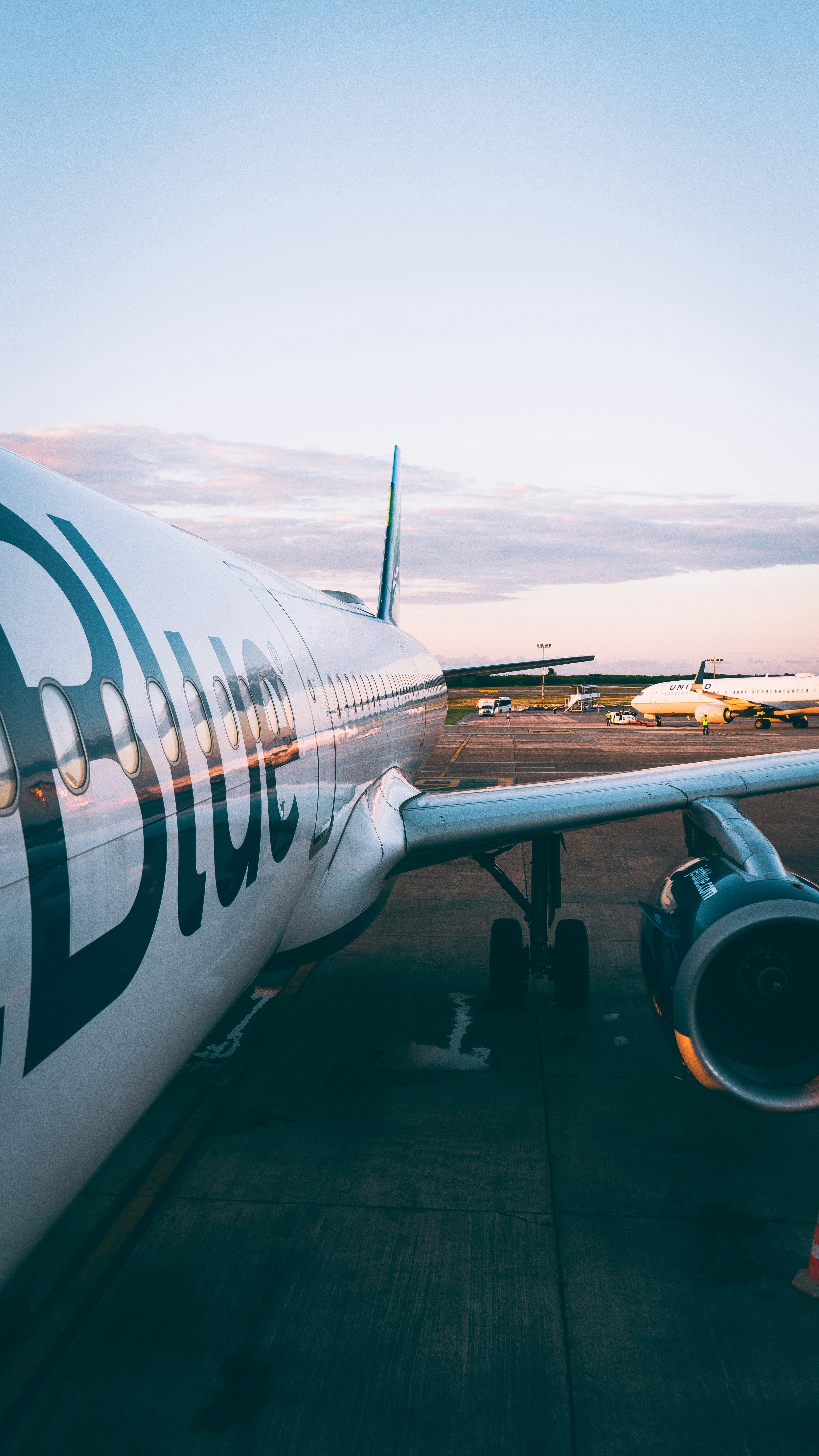 JetBlue’s New $499 Premier Card: Travel Credits, Lounge Access, and Perks Galore