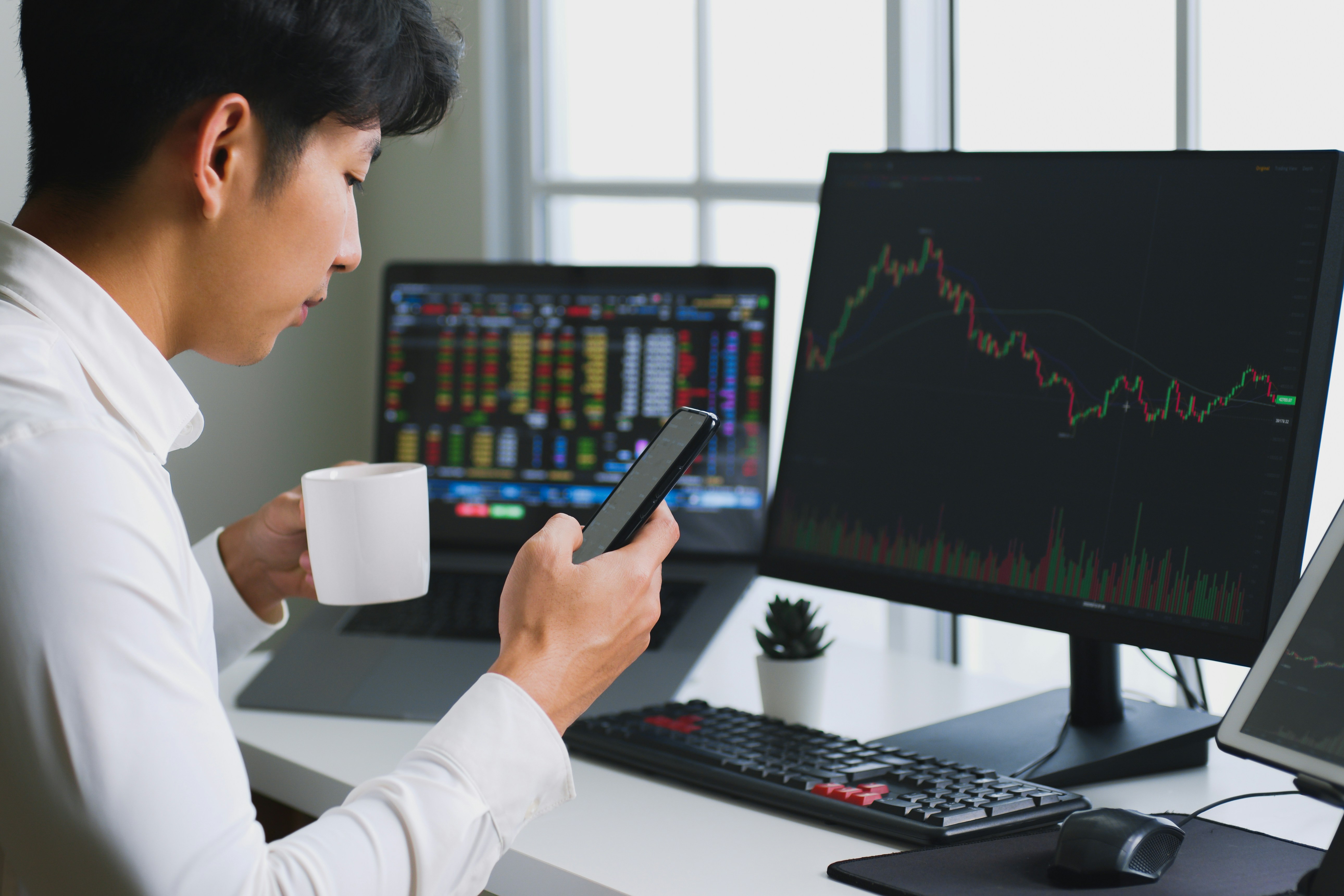 Prediction Markets: What They Are, How They Work, and Risks