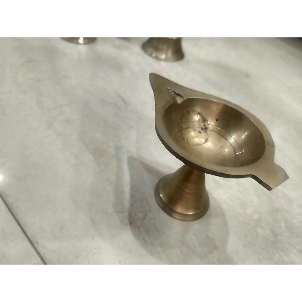 Brass Wide Oil Lamp on Stand 80gm,2.25inch