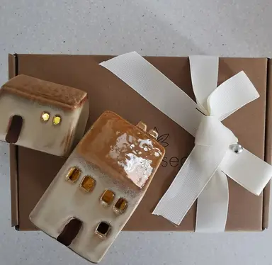 Light Up House Decoration – Beige Roof LED Ceramic House