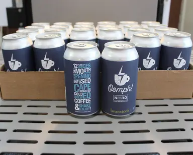 Lon Cà Phê Cold Brew Nitro Oomph! 12 oz.