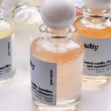 Santal Vanilla, Shea & Sandalwood Scented Room & Linen Spray by themelty.coโข