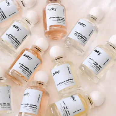 Almond Milk, Vanilla & Amber Scented Room & Linen Spray by themelty.coโข