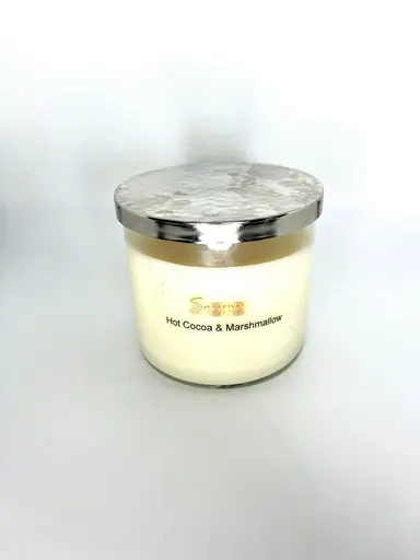 Nến cacao nóng và marshmallow