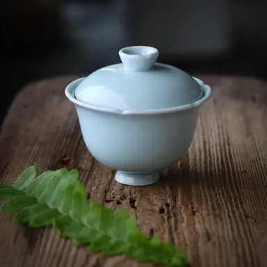Handcrafted qingbai flower gaiwan 125ml