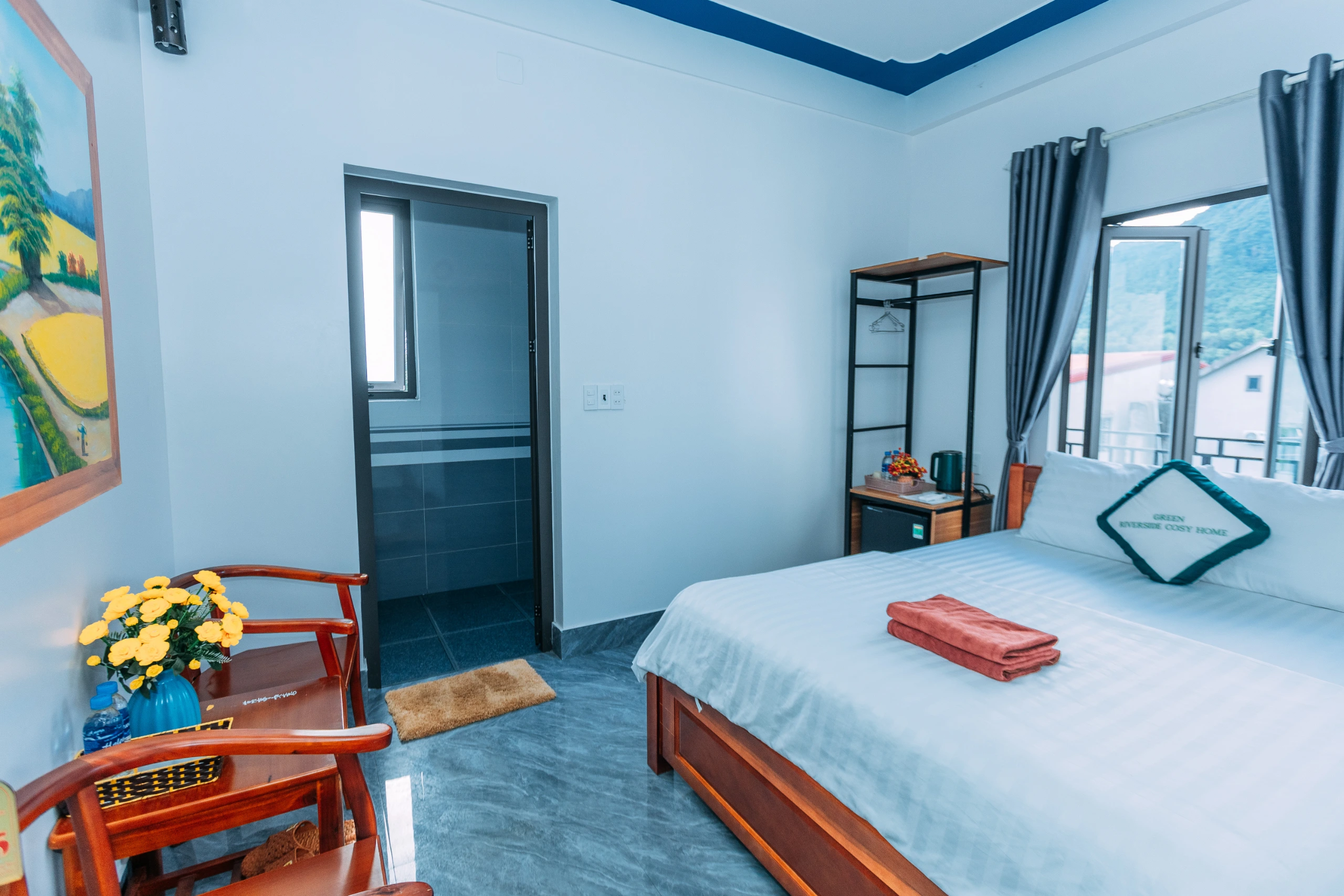 Deluxe Single / Double Room with Mountain View